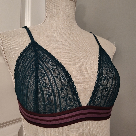 🤩EUC Gap Body Floral Lace Unlined Adjustable Back Bra, Hunter Green, Medium - Picture 2 of 6